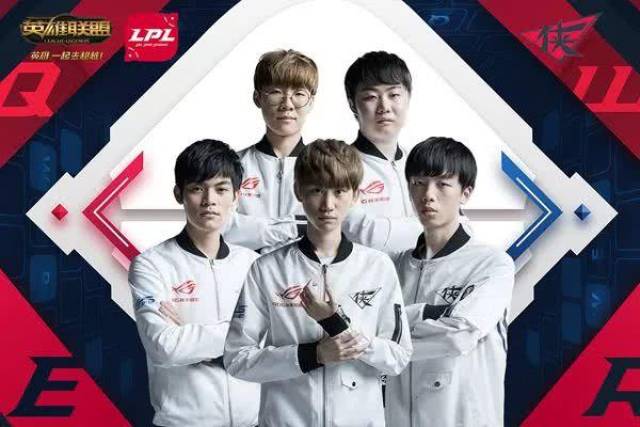 灯光下的蓝 灯光下的蓝