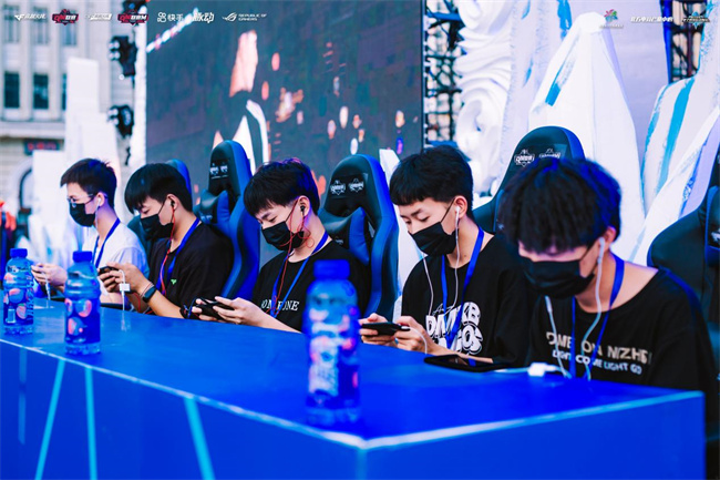 而如今的联 而如今的联