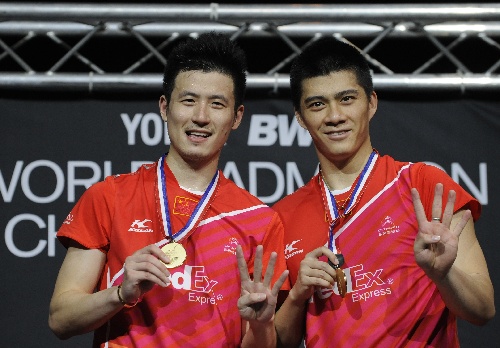 试阵容与对 试阵容与对